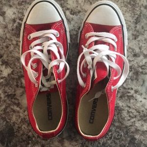 CONVERSE Chuck Taylor low rise - Women’s 7/Men’s 5